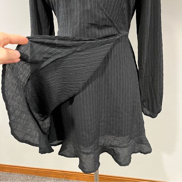 SO Elegant Black long sleeve fake Wrap mini Dress size medium - Picture 5 of 13